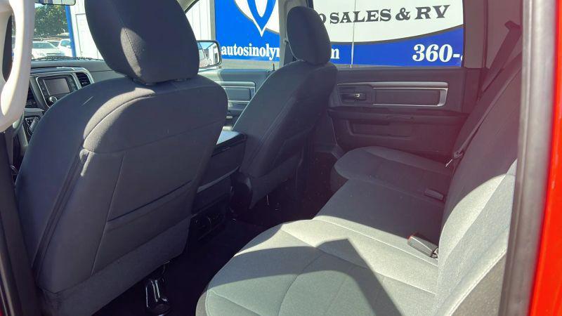 2022 Ram 1500 Classic SLT Crew Cab 4x4 5'7" Box