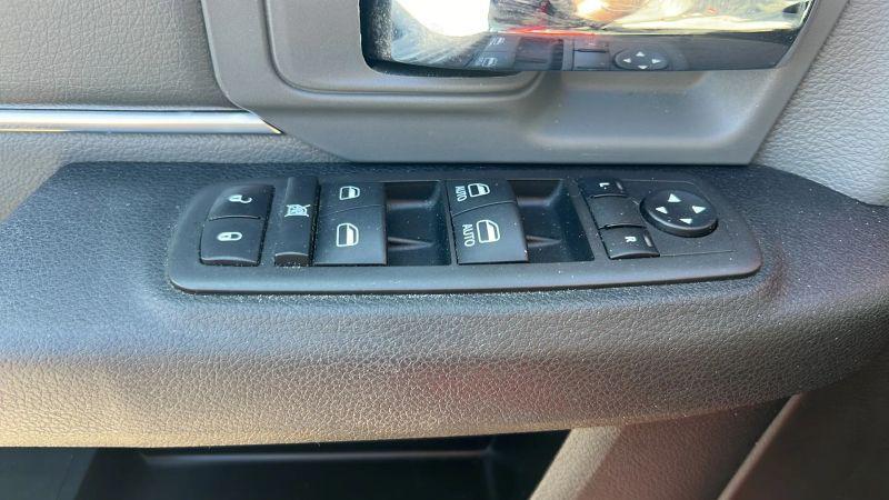 2022 Ram 1500 Classic SLT Crew Cab 4x4 5'7" Box