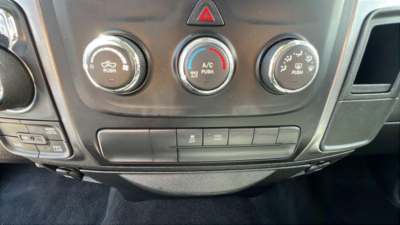 2022 Ram 1500 Classic SLT Crew Cab 4x4 5'7" Box