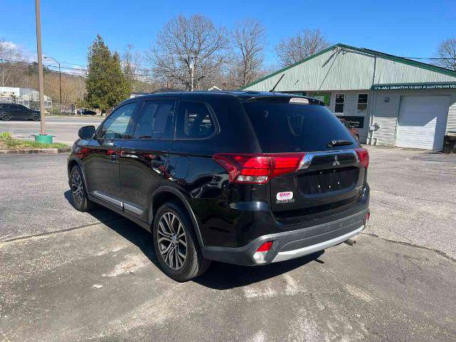 2016 Mitsubishi Outlander SE
