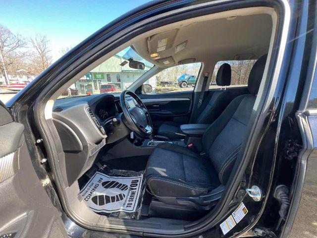 2016 Mitsubishi Outlander SE