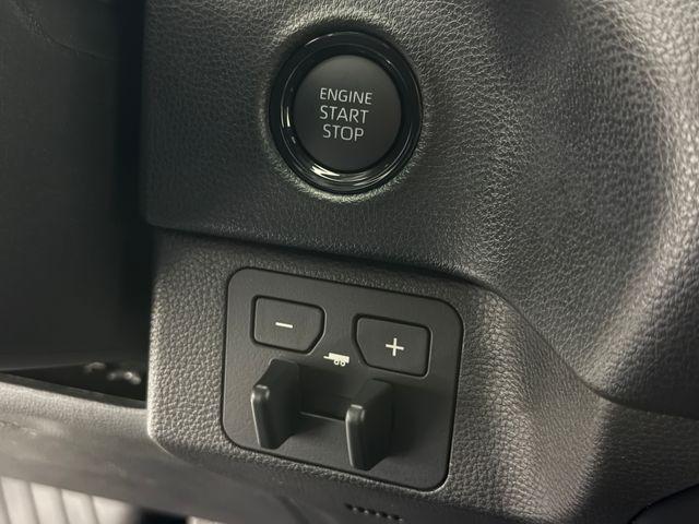 2026 Toyota Tundra SR5 CrewMax 5.5' Bed