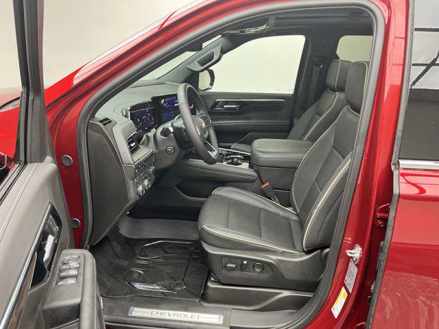 2025 Chevrolet Suburban 4WD Premier