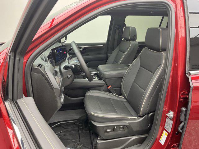 2025 Chevrolet Suburban 4WD Premier