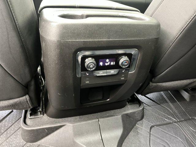 2025 Chevrolet Suburban 4WD Premier
