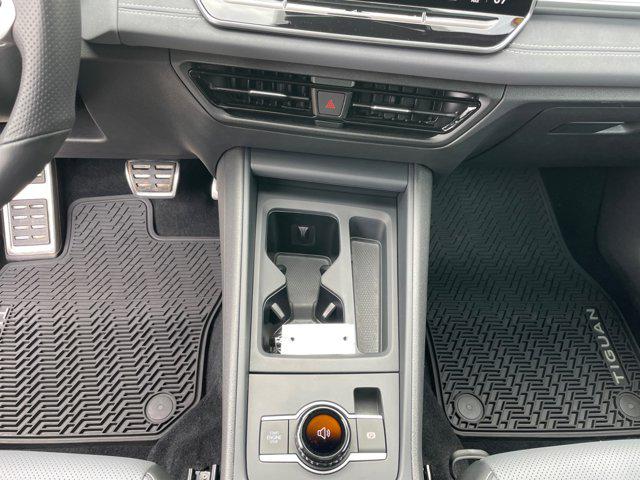 2025 Volkswagen Tiguan 2.0T SE R-Line Black