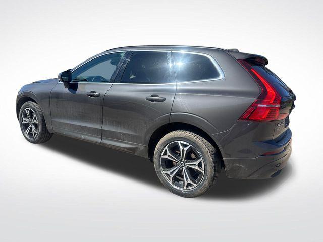 2022 Volvo XC60 B5 Momentum