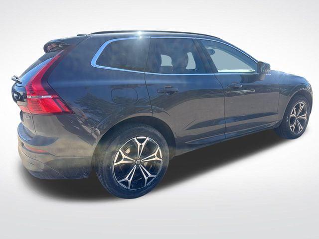 2022 Volvo XC60 B5 Momentum