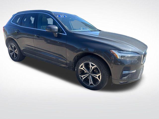 2022 Volvo XC60 B5 Momentum
