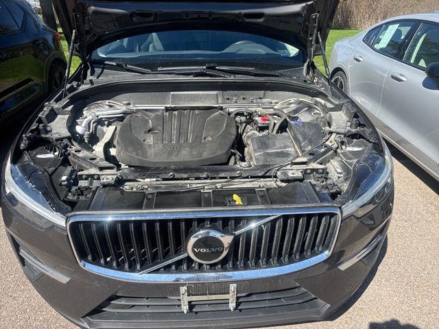 2022 Volvo XC60 B5 Momentum
