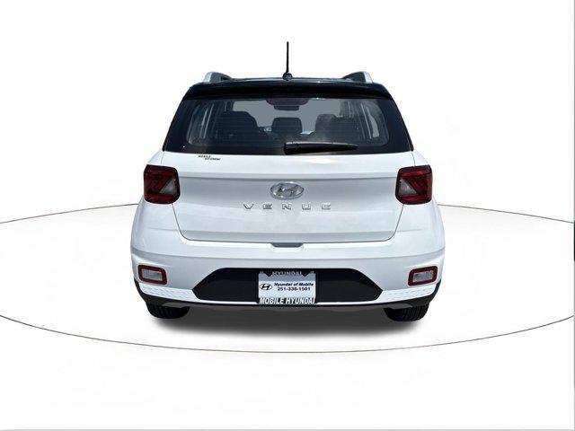 2026 Hyundai Venue SEL w/Two-Tone Roof