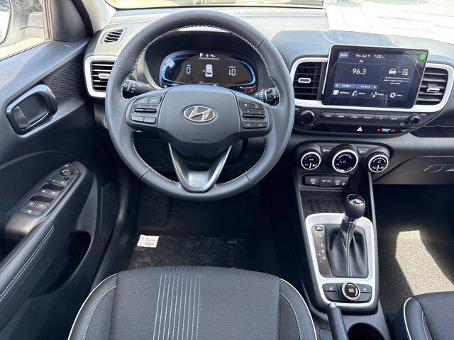 2026 Hyundai Venue SEL w/Two-Tone Roof