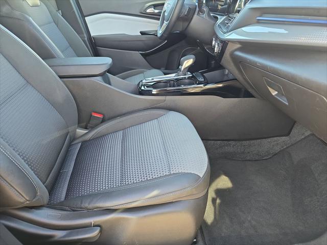 2025 Chevrolet Trax FWD LT