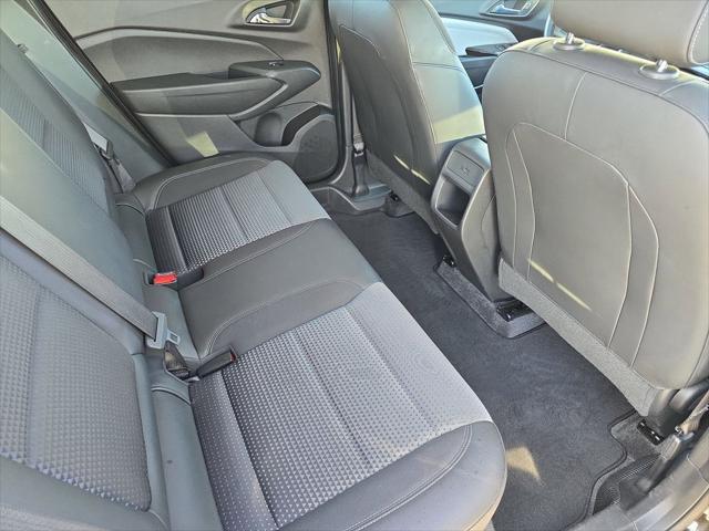 2025 Chevrolet Trax FWD LT