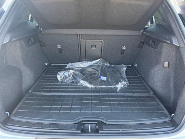 2023 Volvo XC40 B5 Plus Dark Theme