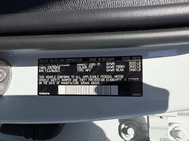 2023 Volvo XC40 B5 Plus Dark Theme
