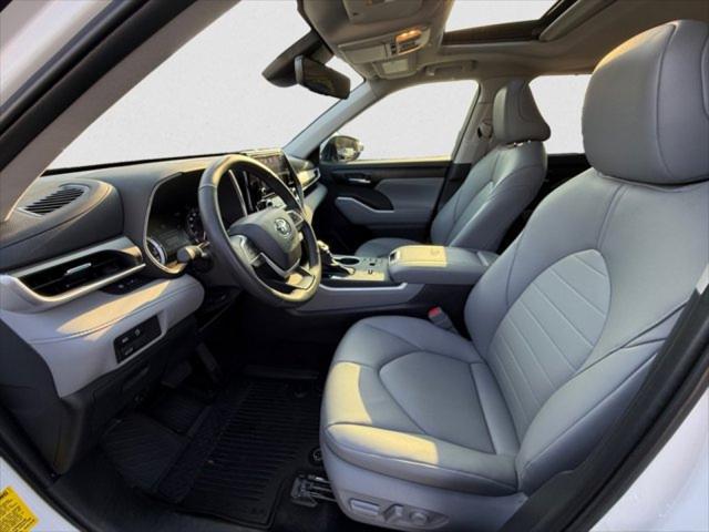 2025 Toyota Highlander XLE