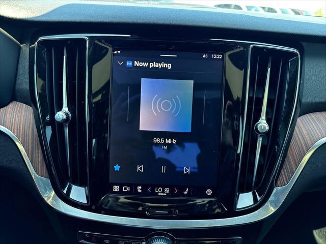 2023 Volvo S60 B5 Plus Dark Theme