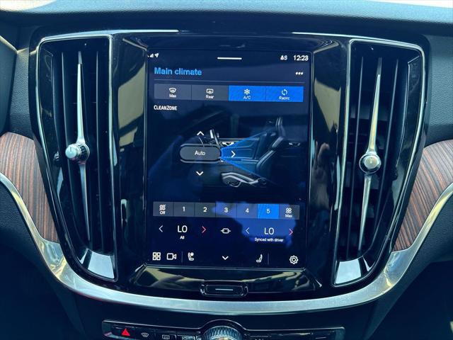 2023 Volvo S60 B5 Plus Dark Theme