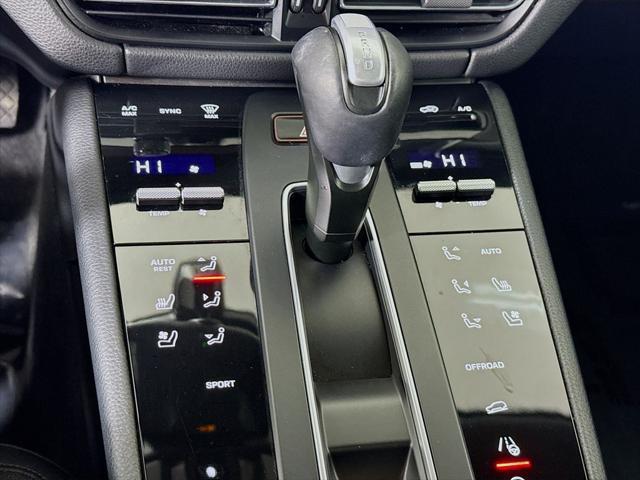 2023 Porsche Macan Base