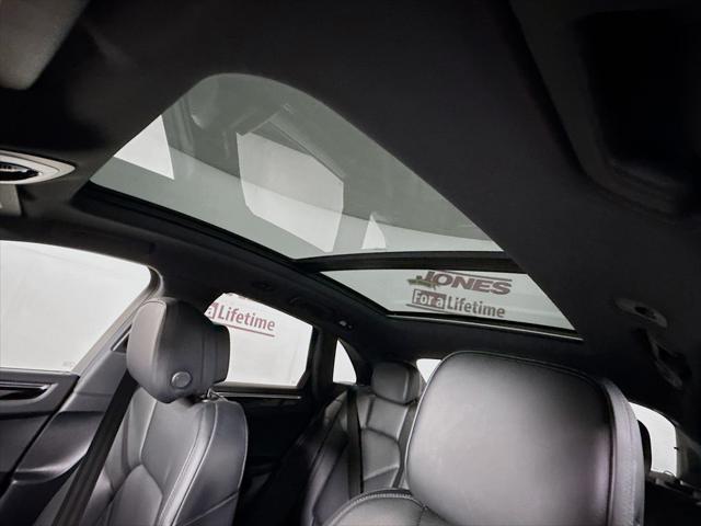 2023 Porsche Macan Base