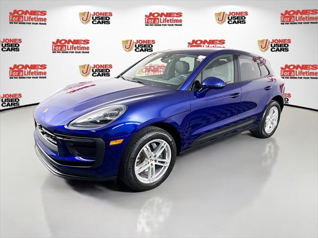2023 Porsche Macan Base