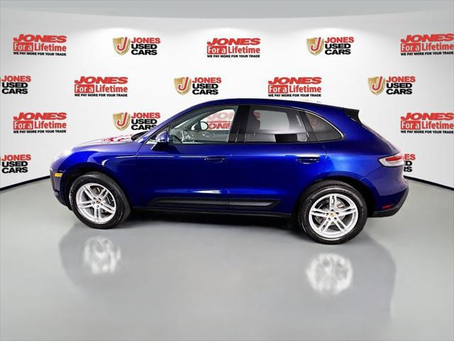 2023 Porsche Macan Base