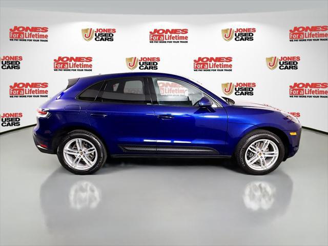 2023 Porsche Macan Base