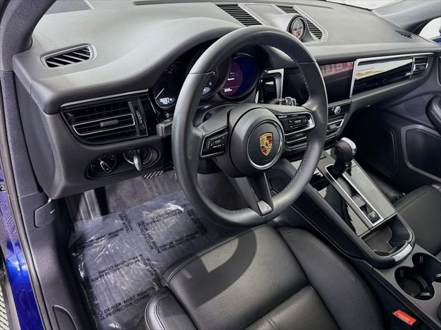 2023 Porsche Macan Base
