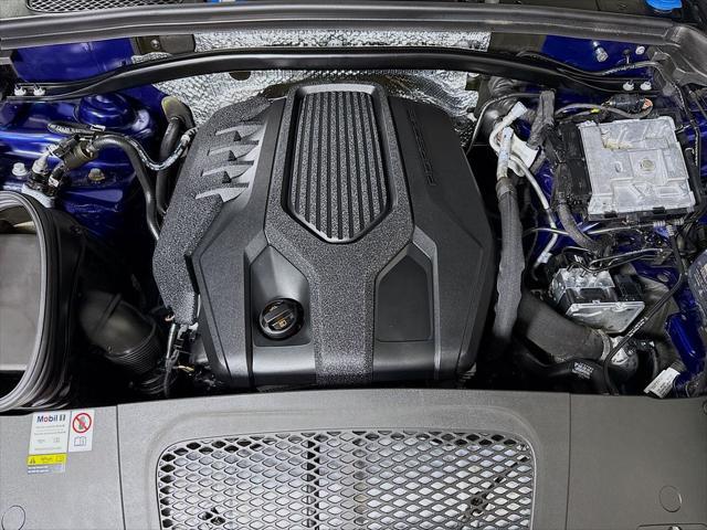 2023 Porsche Macan Base