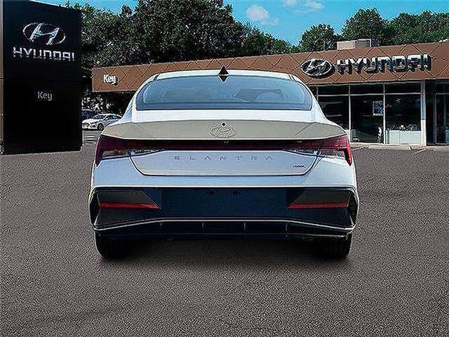 2025 Hyundai Elantra Hybrid Limited