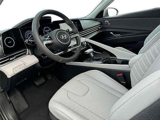 2025 Hyundai Elantra Hybrid Limited