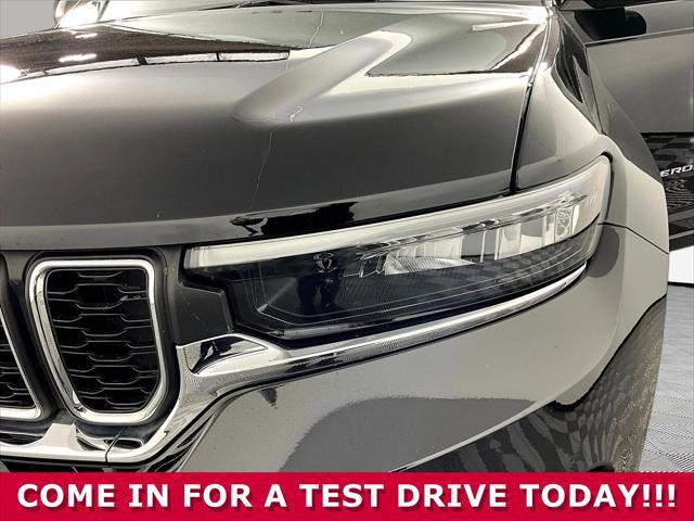 2024 Jeep Grand Cherokee Laredo X 4x4