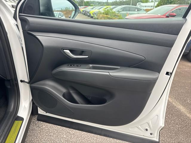 2026 Hyundai Tucson Hybrid Blue SE