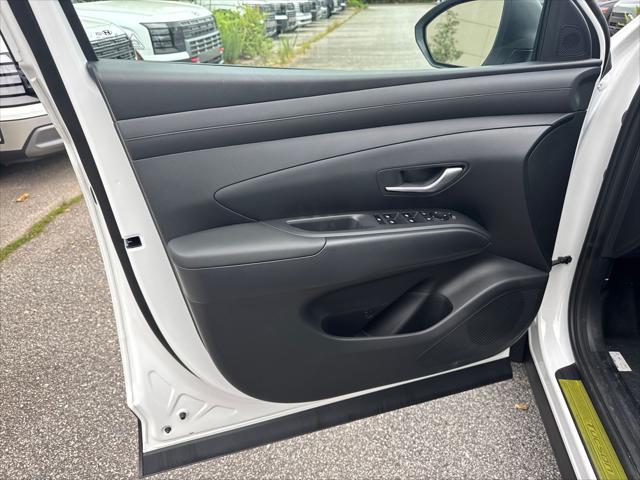 2026 Hyundai Tucson Hybrid Blue SE