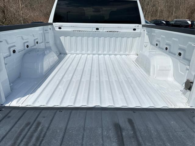 2022 Chevrolet Silverado 1500 4WD Crew Cab Short Bed LT with 2FL