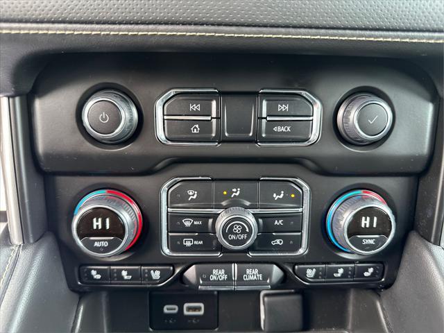 2024 Chevrolet Suburban 4WD Premier