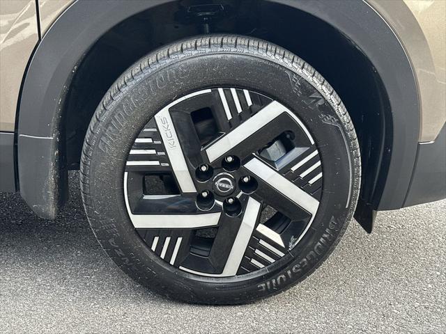 2025 Nissan Kicks SV FWD