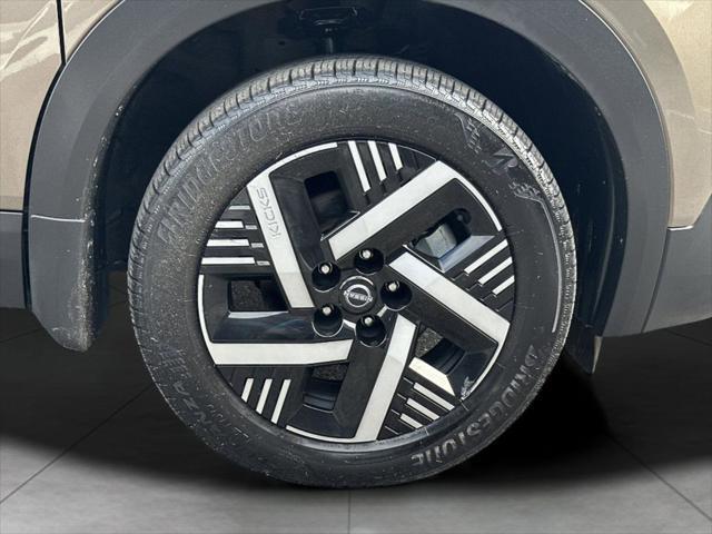 2025 Nissan Kicks SV FWD
