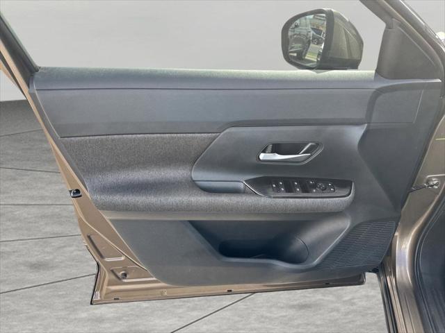 2025 Nissan Kicks SV FWD