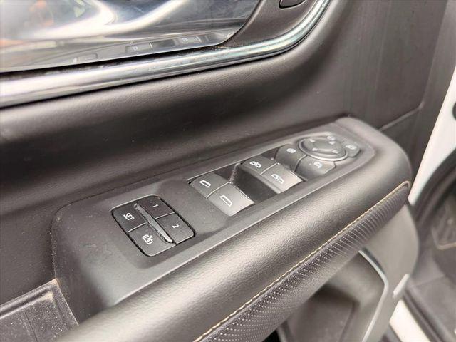 2023 Chevrolet Suburban 4WD Premier