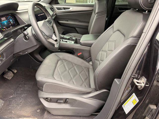 2024 Volkswagen Atlas Cross Sport 2.0T SE w/Technology
