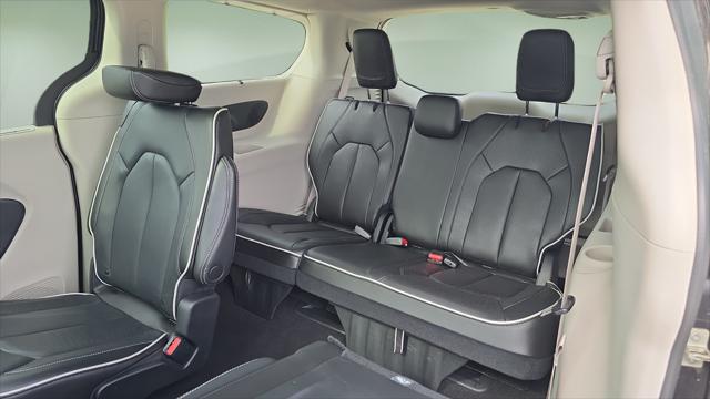 2023 Chrysler Pacifica Limited AWD