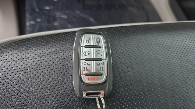 2023 Chrysler Pacifica Limited AWD