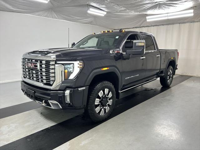 2025 GMC Sierra 2500HD 4WD Crew Cab Standard Bed Denali
