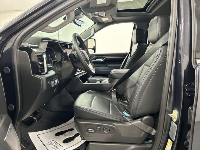 2025 GMC Sierra 2500HD 4WD Crew Cab Standard Bed Denali