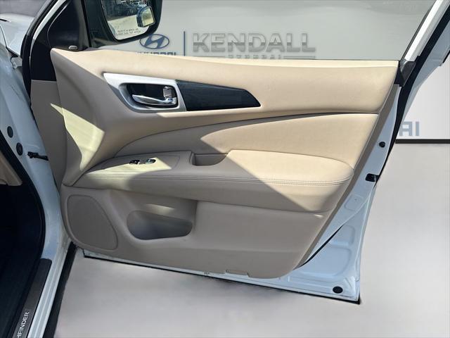 2019 Nissan Pathfinder SV