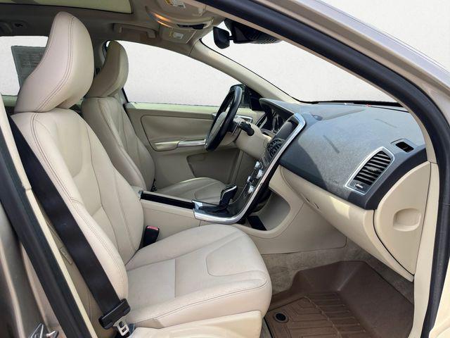 2015 Volvo XC60 T6 Platinum