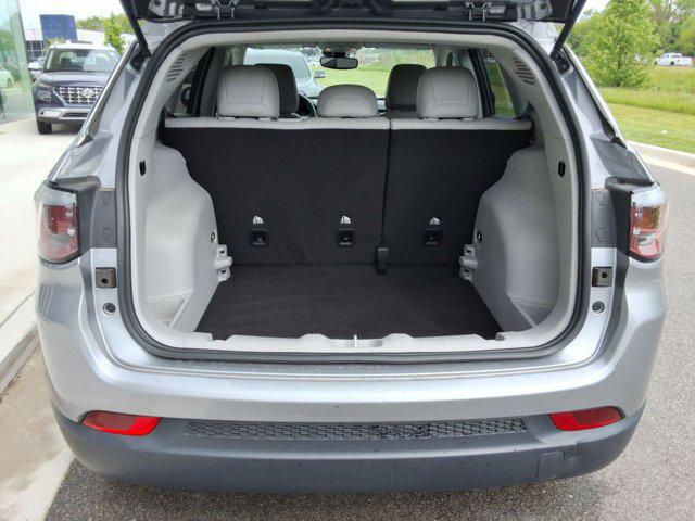 2022 Jeep Compass Latitude FWD