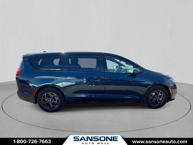 2023 Chrysler Pacifica Hybrid Touring L